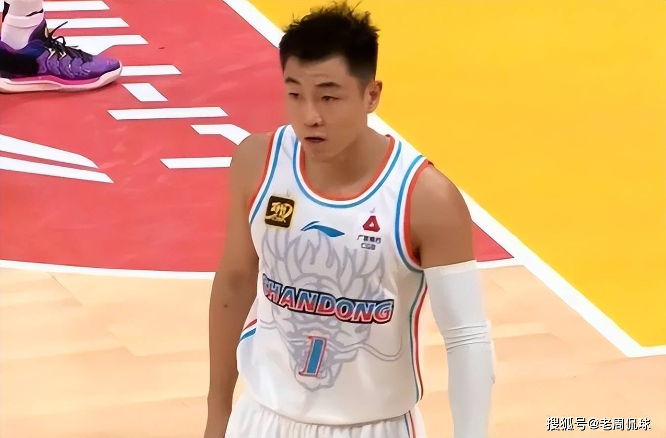 山东男篮力克重庆队，实力强劲夺得胜利
